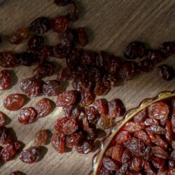 Sultana Raisin (Dark Brown & Sun Dried)